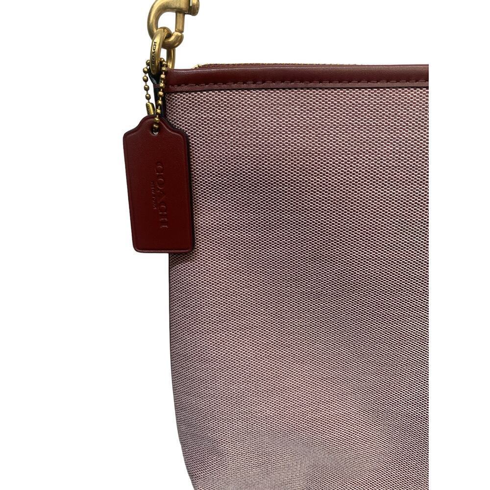 Coach Badge Jacquard Knit Crossbody‎ in Wine - Picture 4 of 6